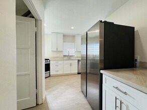 4825 Rolando Blvd in San Diego, CA - Building Photo - Building Photo