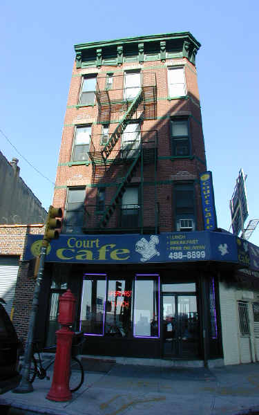 584 Court St in Brooklyn, NY - Building Photo