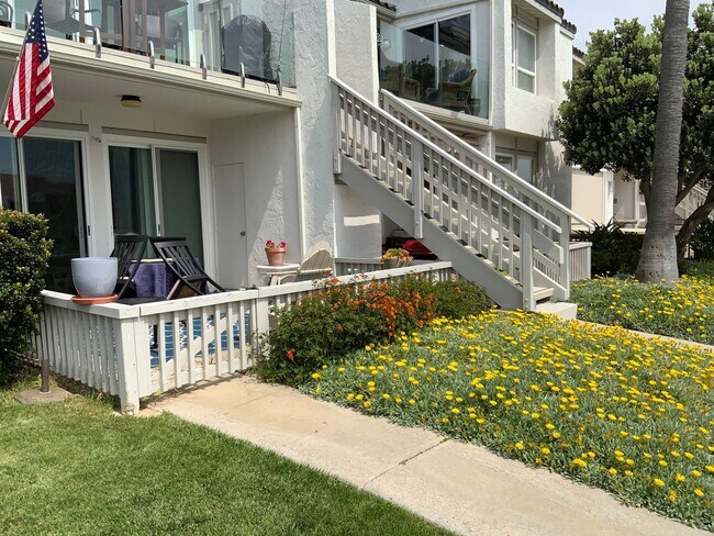 71 Kingston Ct W in Coronado, CA - Building Photo - Building Photo
