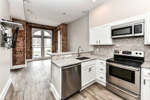 1227 15th St NW in Washington, DC - Building Photo