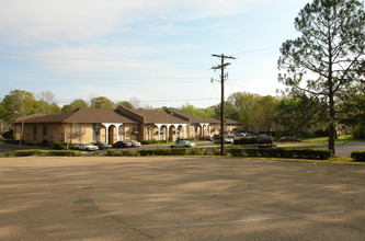 Westwood in Jackson, MS - Building Photo - Building Photo