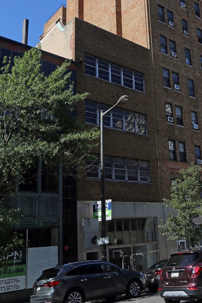 2216 Walnut St in Philadelphia, PA - Building Photo - Building Photo