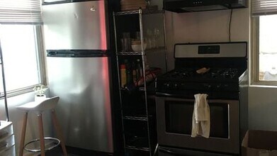 821 N Hermitage Ave in Chicago, IL - Building Photo - Building Photo