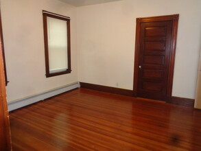 61 Grove St, Unit 1 in Belmont, MA - Building Photo - Building Photo