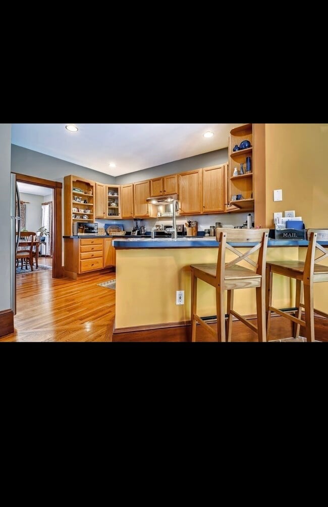 79 Highland St, Unit 1 in Marlborough, MA - Foto de edificio - Building Photo