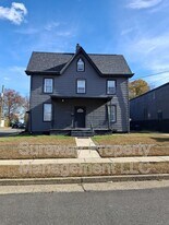 200 Cooper St in Beverly, NJ - Building Photo