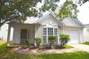 7434 Stone Mountain Ct in Charlotte, NC - Building Photo