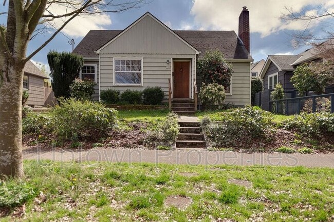1644 N Willamette Blvd in Portland, OR - Building Photo - Building Photo