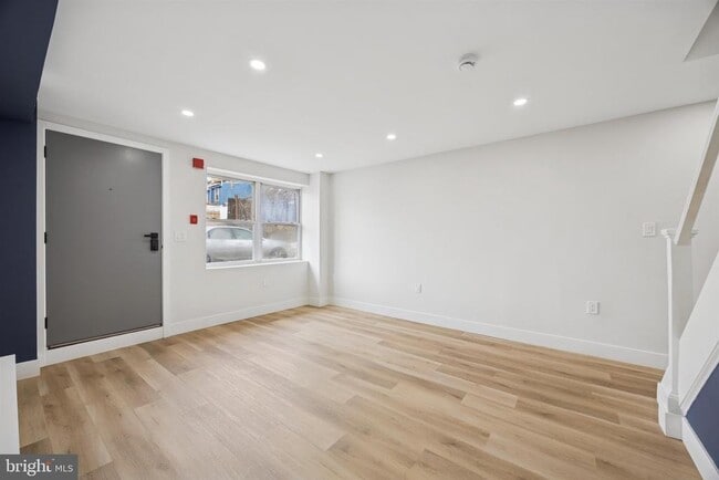 4522 Baker St in Philadelphia, PA - Foto de edificio - Building Photo