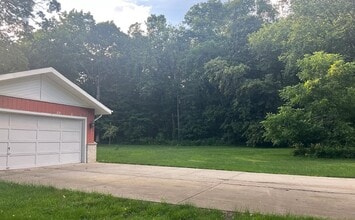 144 N Maple Ave, Unit 1215 in Bloomingdale, IL - Building Photo - Building Photo
