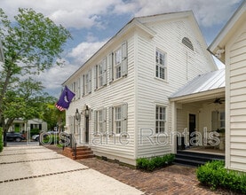 8 Smith St in Charleston, SC - Building Photo - Building Photo