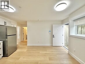 3850 Union St in Burnaby, BC - Building Photo - Building Photo