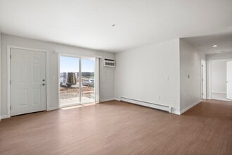 Legacy Park Apartments in Neenah, WI - Foto de edificio - Building Photo