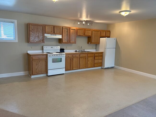 244 Oakwood Ave, Unit 2D