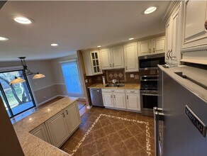 2950 Northampton Dr in Rolling Meadows, IL - Building Photo - Building Photo