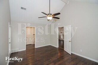 8282 Shallow Glen Trail in Memphis, TN - Building Photo - Building Photo