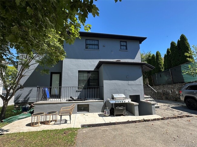 12 Bellew Ave in Eastchester, NY - Building Photo - Building Photo