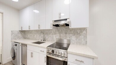 591 Dolores St in San Francisco, CA - Building Photo - Building Photo