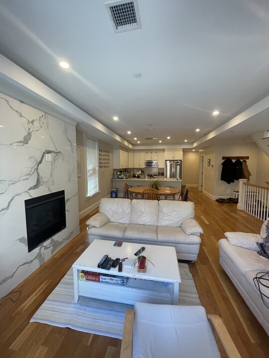 470 Green St in Cambridge, MA - Building Photo