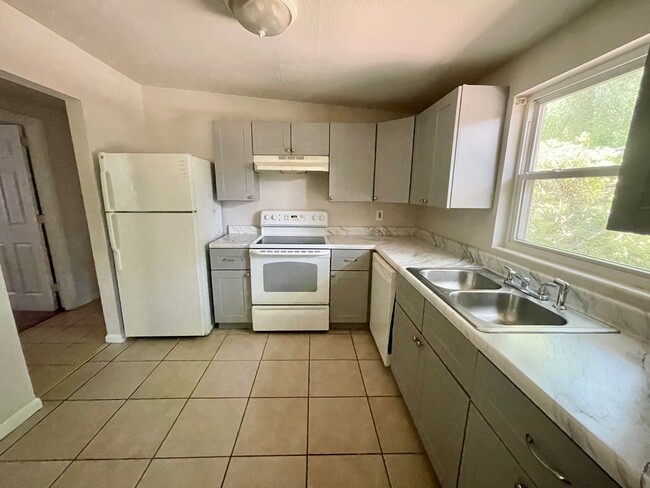 302 Stratford Pl in Tallahassee, FL - Building Photo - Building Photo
