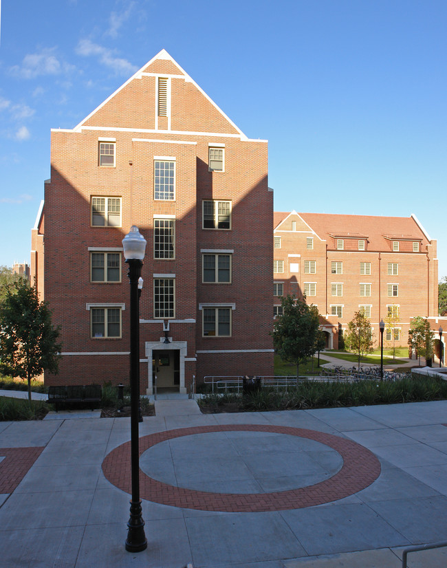 Wildwood Halls in Tallahassee, FL - Building Photo - Building Photo