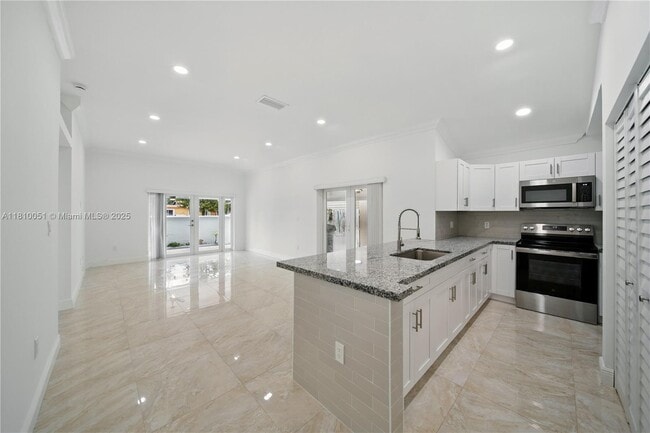 5202 NW 187th St in Miami Gardens, FL - Building Photo - Building Photo