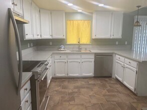 22549 Old Alturas Rd in Bella Vista, CA - Building Photo - Building Photo