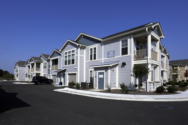 The Reserve at Kenosha in Kenosha, WI - Foto de edificio - Building Photo
