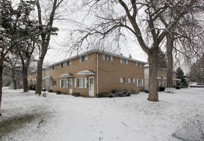 Oasis Properties Condominium (por) in Columbus, OH - Building Photo