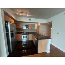 350 S Miami Ave in Miami, FL - Building Photo - Building Photo