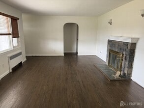 2729 Woodbridge Ave in Edison, NJ - Building Photo - Building Photo