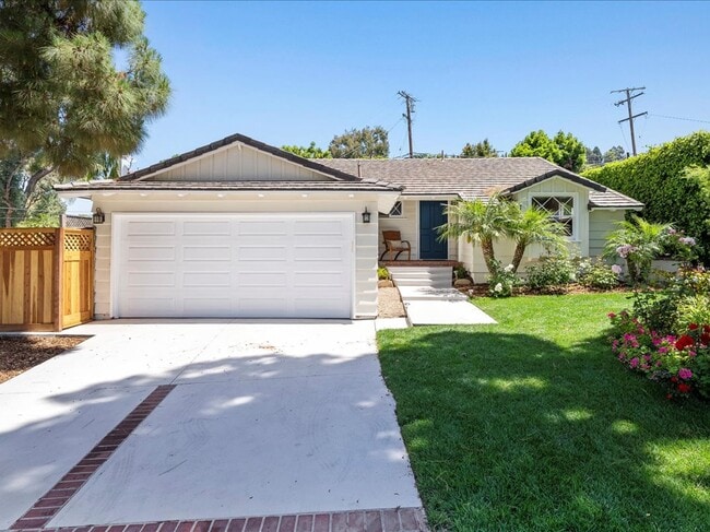 property at 1137 Vía Coronel