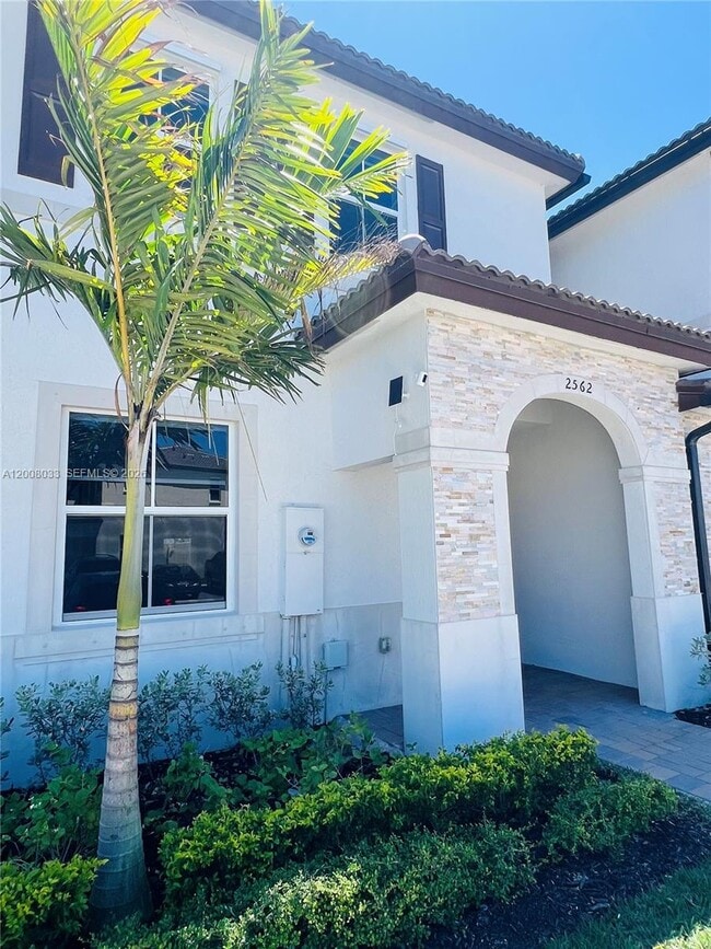 2562 SE 29th St in Homestead, FL - Building Photo - Building Photo