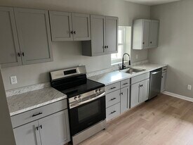 137 Limerick Rd in Herminie, PA - Building Photo
