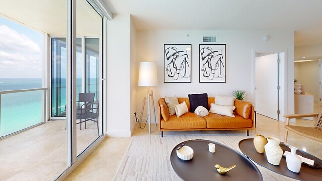 16711 Collins Ave in North Miami Beach, FL - Building Photo - Building Photo