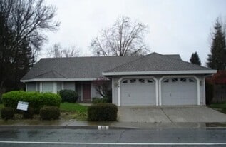 678 Teesdale Rd in Yuba City, CA - Building Photo