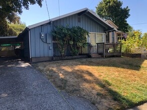4808 SE Salmon St in Portland, OR - Building Photo - Building Photo