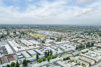 5500 Ackerfield Ave in Long Beach, CA - Building Photo - Building Photo