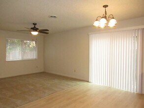 340-344 El Rio Ct in Ukiah, CA - Building Photo - Building Photo