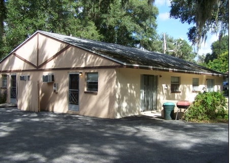 407-415 S Seminole Ave in Inverness, FL - Building Photo