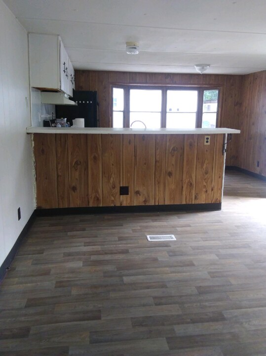 1042 Poquonnock Rd Photo