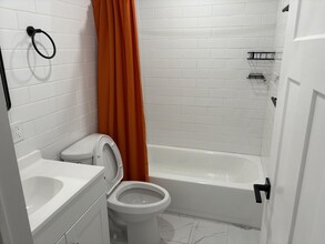 30 Elm St, Unit 1 in Plattsburgh, NY - Building Photo - Building Photo