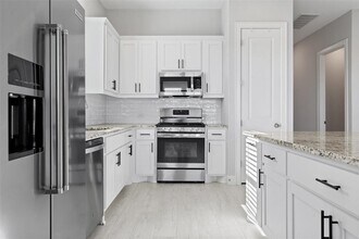 12606 Stanford Dr in Austin, TX - Building Photo - Building Photo