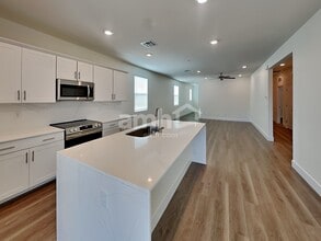 810 English Primrose St in Henderson, NV - Building Photo - Building Photo