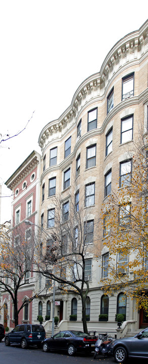 17-19 E 95th St in New York, NY - Building Photo