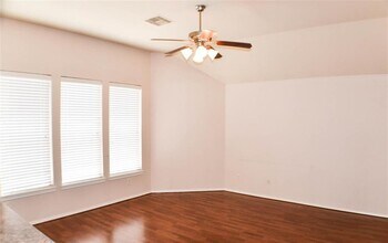 4811 Mystic Forest Ln in Humble, TX - Building Photo - Building Photo