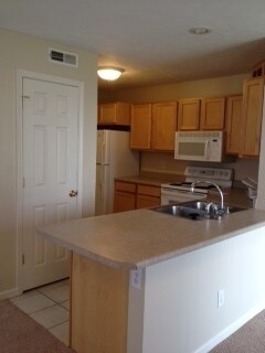 2616 E Oaklawn Ct in Bloomington, IN - Building Photo - Building Photo