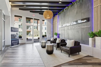 Capitol at Stonebriar in Frisco, TX - Foto de edificio - Building Photo