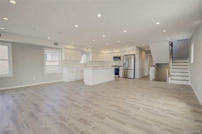 58 California St in Long Beach, NY - Building Photo - Building Photo