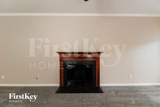 3612 River Lake Ct in Greensboro, NC - Foto de edificio - Building Photo